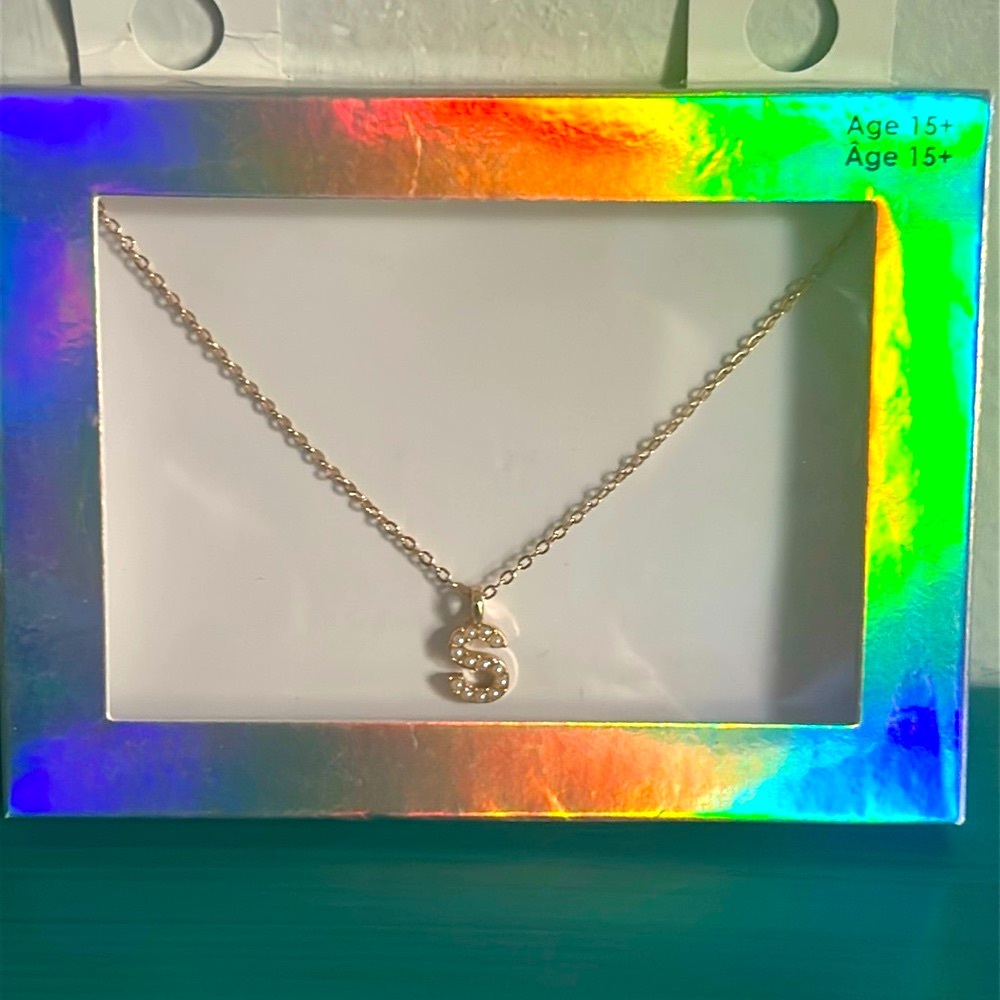New Faux Pearl Encrusted “S” Initial Pendant Fashion Gold Tone Chain Necklace